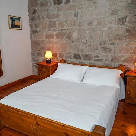 Biber Evi Assos